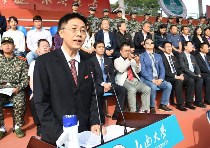 ▲国家级人才入选者、中国物理学会饶毓泰奖、山西大学光电研究所所长张靖教授