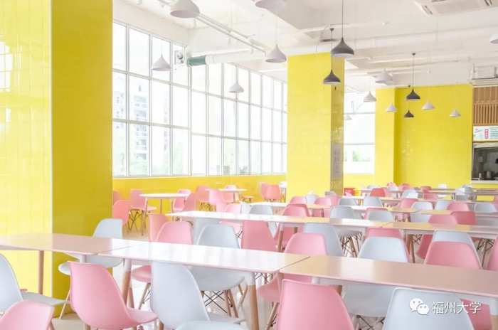 （玫瑰园餐厅  万梦岳 摄）