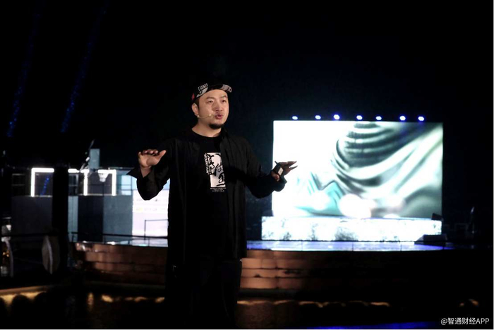 安踏篮球设计高级总监郑永先现场讲解