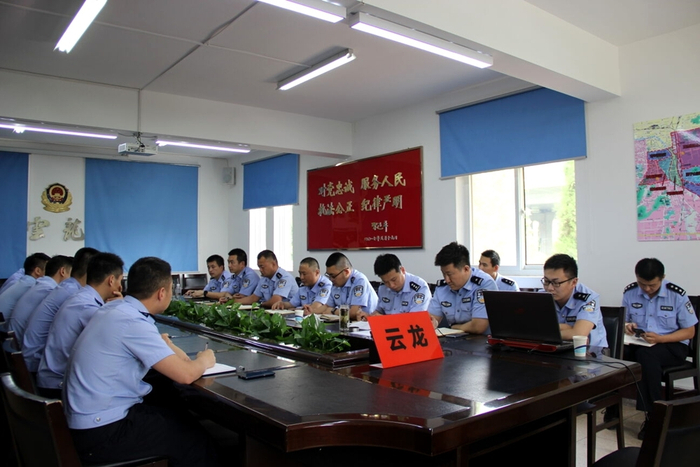 警方在作案现场抓获嫌疑人。 徐州警方供图