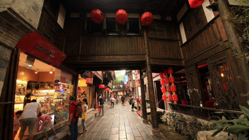 改造升级后的成都锦里古街