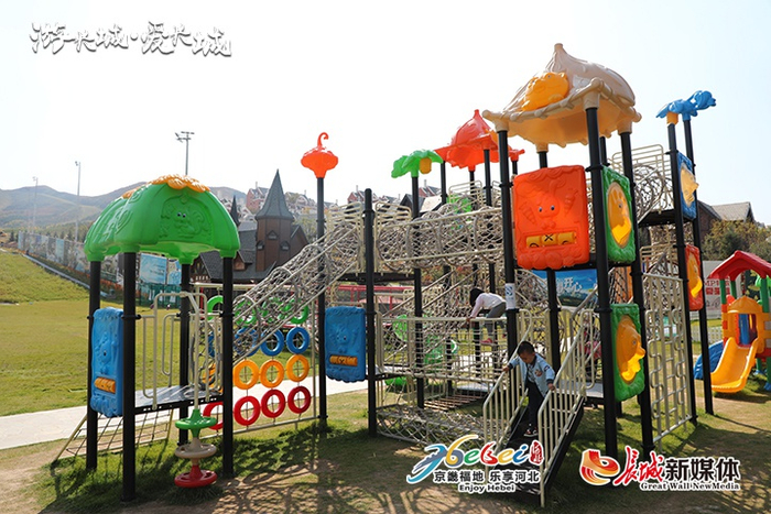 富龙四季小镇。