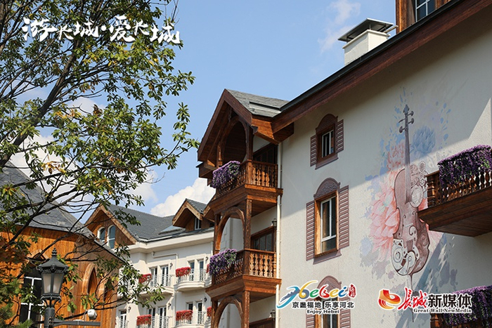 富龙四季小镇。