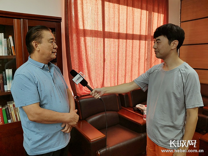 周书存认为，不论是消费者还是餐饮店，都应该树立节约意识。