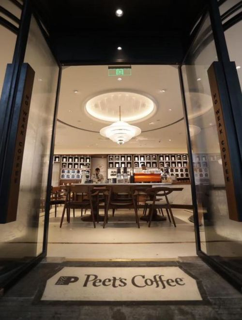 Peet’sCoffee 黑标店选址上海新天地