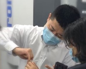 叶玲院长调研隐适美专有SmartTrack材料