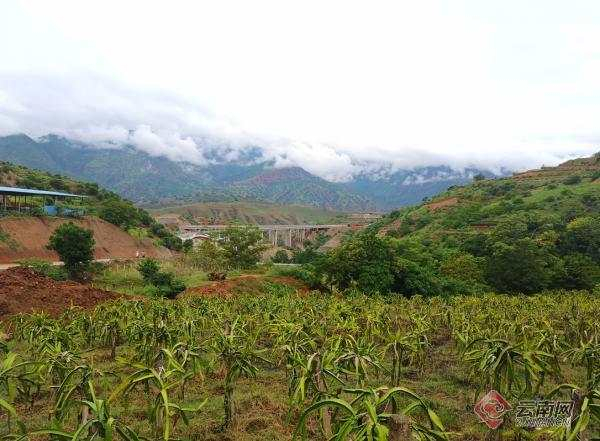 红河谷不仅有红色的土地，还有奇妙的“黑科技” 李吒 摄