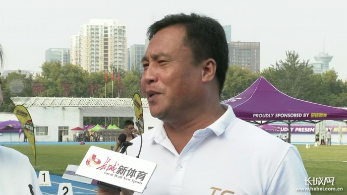 刘晓马主任接受采访。图片来自直播截图