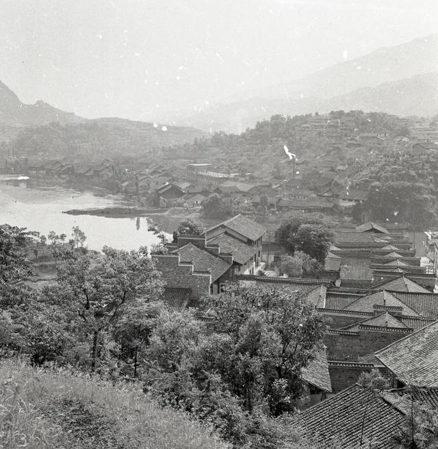 　　图说：边城茶峒一角。摄影师：陈廷茂，摄于上世纪60年代