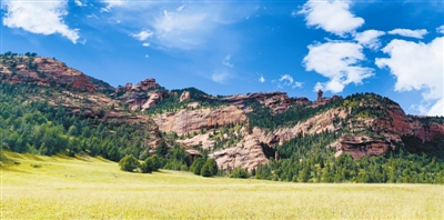 澜沧江源园区拥有青藏高原最完整的白垩纪丹霞地质景观。 迟诚摄