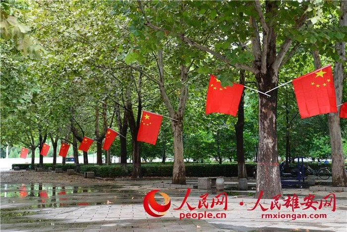 雄安新区雄县文昌公园节日气氛浓郁。朱峙委/摄