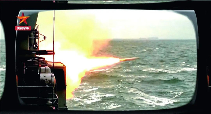 ·上图、下图：2020年8月下旬，解放军在黄海、东海、渤海、南海四大海域组织多场军事活动。