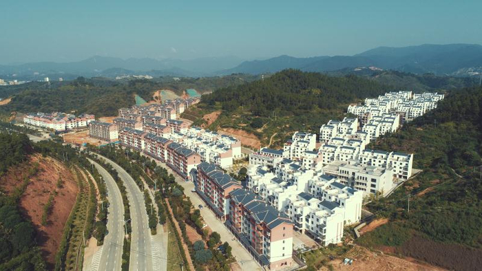 搬迁到县城的太湖新村 