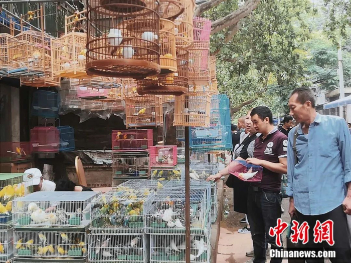 图为西仓集市。艾雨菡 摄
