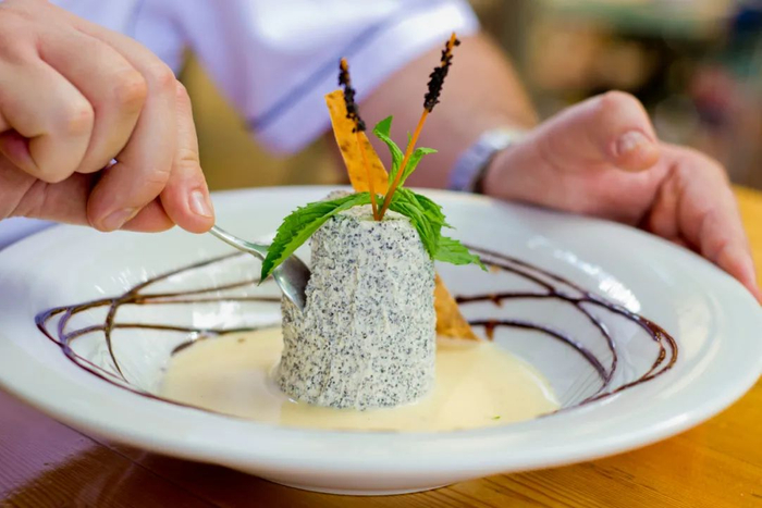 △同样一盘菜，不同的餐厅价格不一样