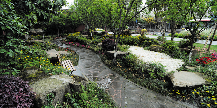 街边小游园 记者 马丁 摄