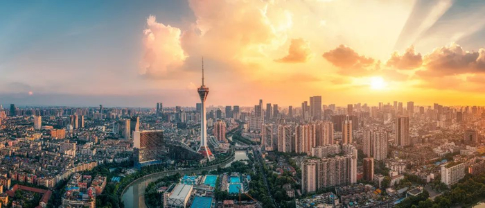 ▲ 五大城市群及其代表：武汉、北京、上海、深圳、成都。图1制图/quan，图2-6/视觉中国