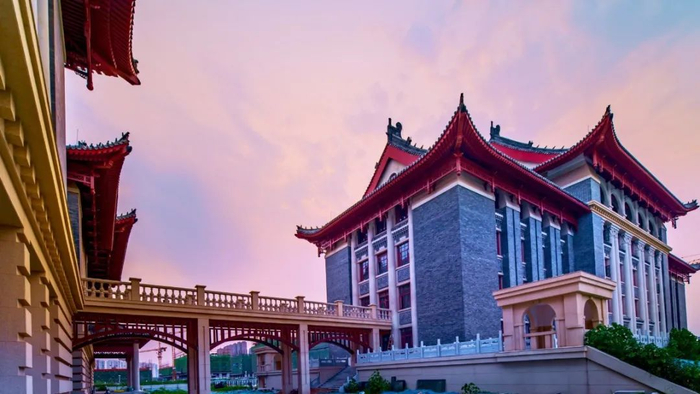 龙子湖校区建成部分效果图与近景图