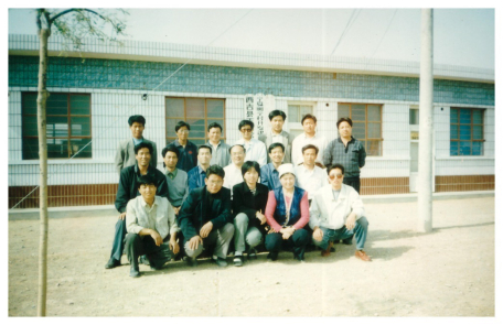 卓金贤身后为玉泉营开发区单层办公楼/受访者供图