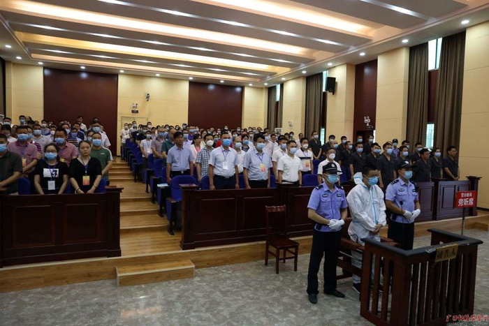 河池市第一人民医院原党委副书记、院长谭仁林涉嫌受贿等职务犯罪案件公开宣判  （韦健龙/摄）