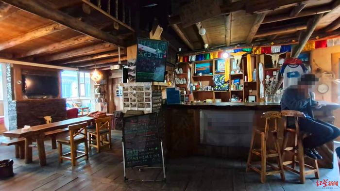  ↑惠某上山前住的旅社。5月20日晚，惠某曾在左边的大厅内喝酒。