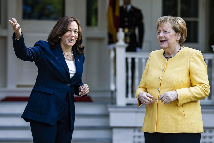 　　当地时间2021年7月15日，美国华盛顿，德国总理默克尔访问美国，与美国副总统哈里斯举行会晤。澎湃影像 图