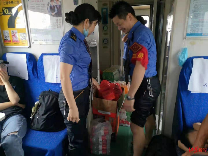 ▲采购餐饮物资