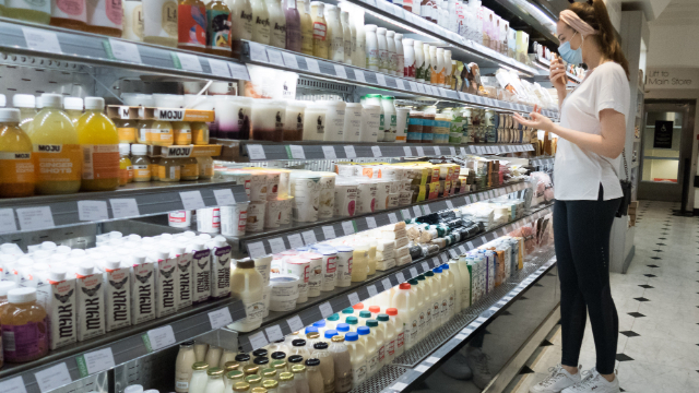 图说：英国自2018年起已对软饮料征收糖税。图片来源：欧洲时报网