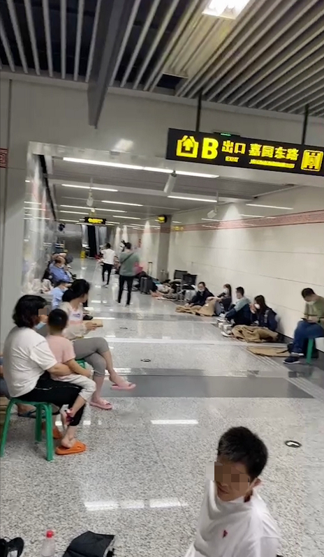 　▲博学路地铁站 受访者供图