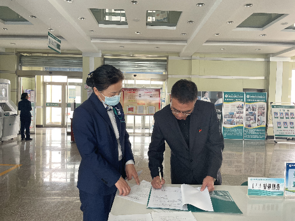 公司纪委工作人员对供电服务工作提出整改建议