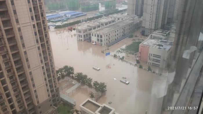 暴雨导致郑州洪涝灾害严重。图/受访者提供