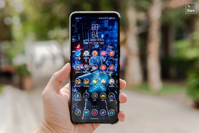 ▲&nbsp;ROG 游戏手机 5 。