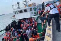 广东惠州:海上施工平台61人安全上岸4人失联 搜救仍在进行