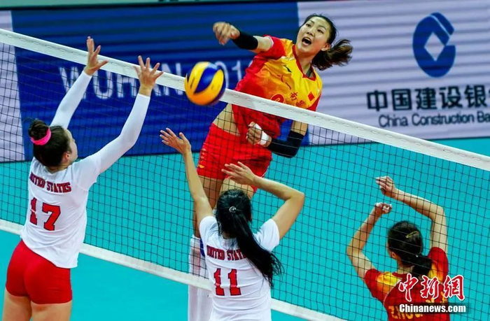 资料图：图为袁心玥比赛中扣球。中新社记者 张畅 摄