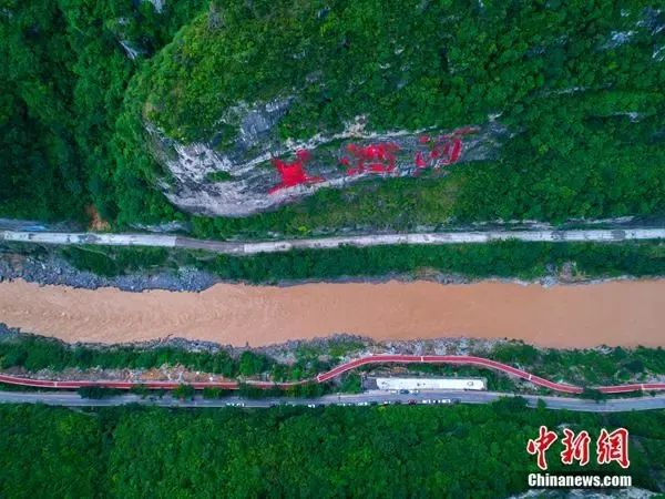 遵义赤水河。龚小勇 摄