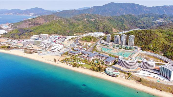 随着金沙湾国际乐园的开业，大鹏新区旅游产业发展将再上一个新的台阶。图为金沙湾国际乐园。