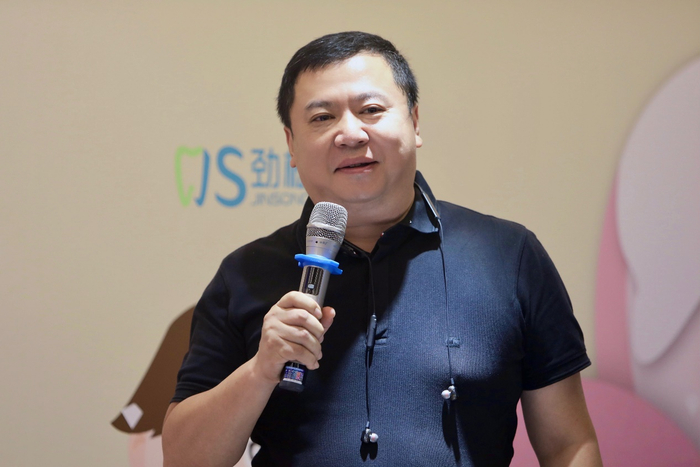 正雅集团总经理万一