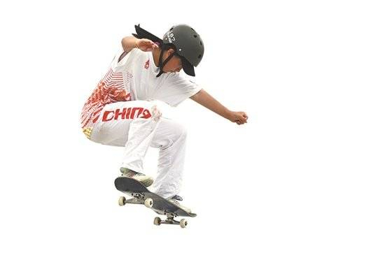 东京奥运会女子滑板街式赛中，中国选手曾文蕙闯入决赛，并最终获得第六名 图/新华社