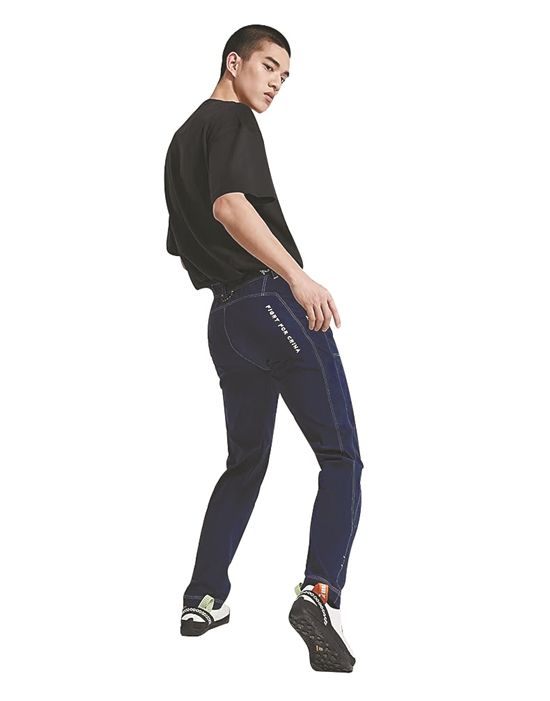 可适应多种环境的攀岩机能长裤 图/凯乐石官网