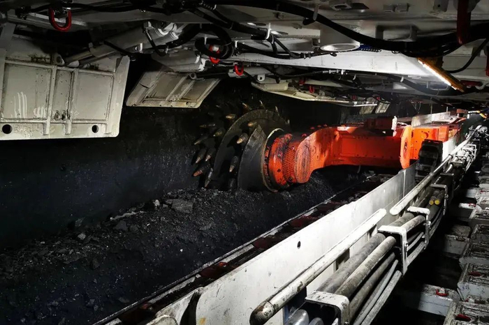 ▲&nbsp;煤矿智能综采面工作场景