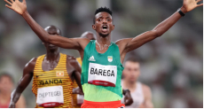 △塞勒蒙·巴雷加在男子10000米决赛中夺冠（图片来源：东京奥运会官网）