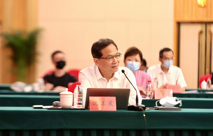 △知名文艺评论家 沈卫星