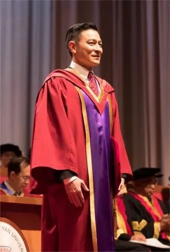 刘德华参加香港树仁大学荣誉博士颁授礼。树仁大学资料图