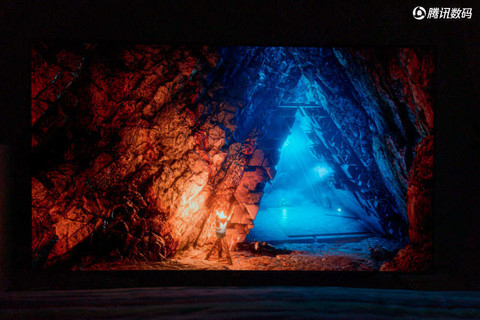 ▲ 黑暗环境下的测试图，这块屏幕表现出很好的HDR效果