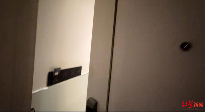 ↑希岸酒店房间入门处。