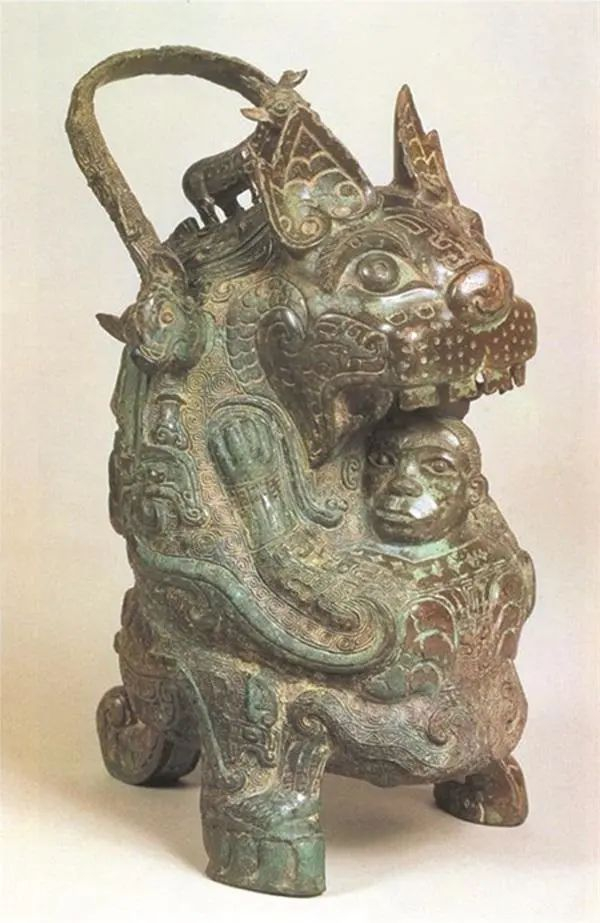 日本泉屋博古馆藏“虎食人卣”铜器 作者供图