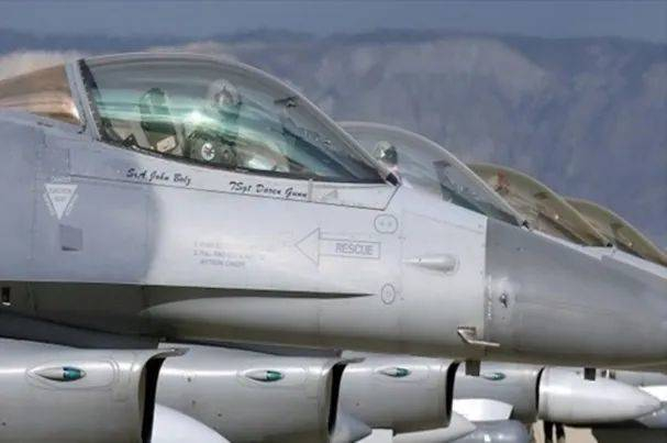 镀ITO膜的F-16座舱透明件