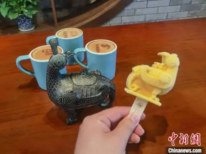 “鸟尊”雪糕。胡健 摄