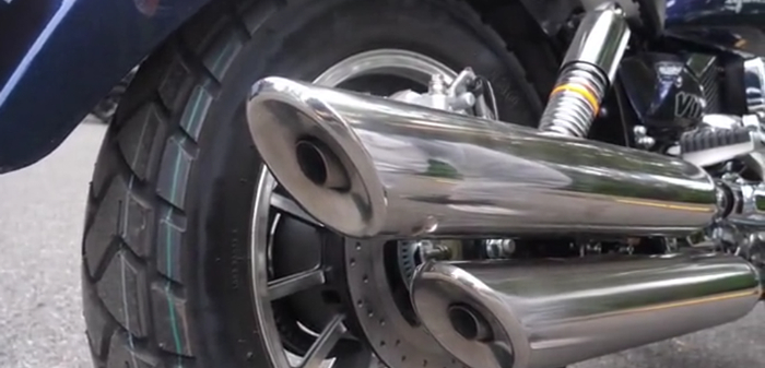 ▲ 双叠镀铬排气管