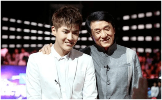 　·吴亦凡和成龙合影。